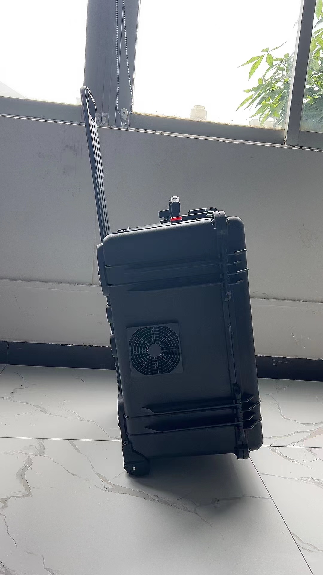 疏附手拉箱型移动通信干扰器